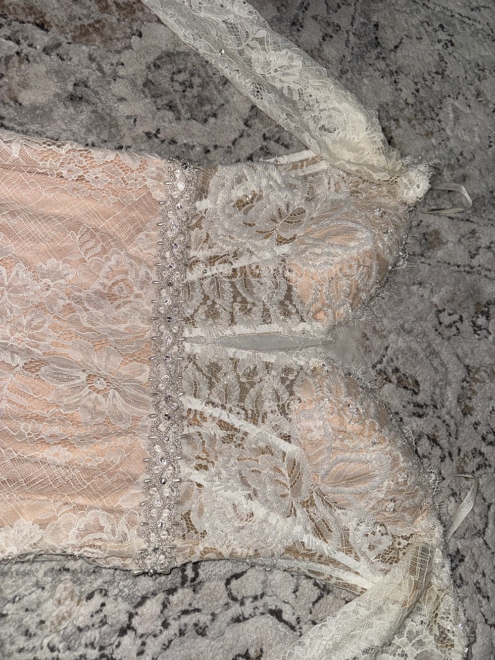 Custom wedding gown - Picture 5 of 10